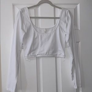Aritzia / Babaton DIDOT Top!